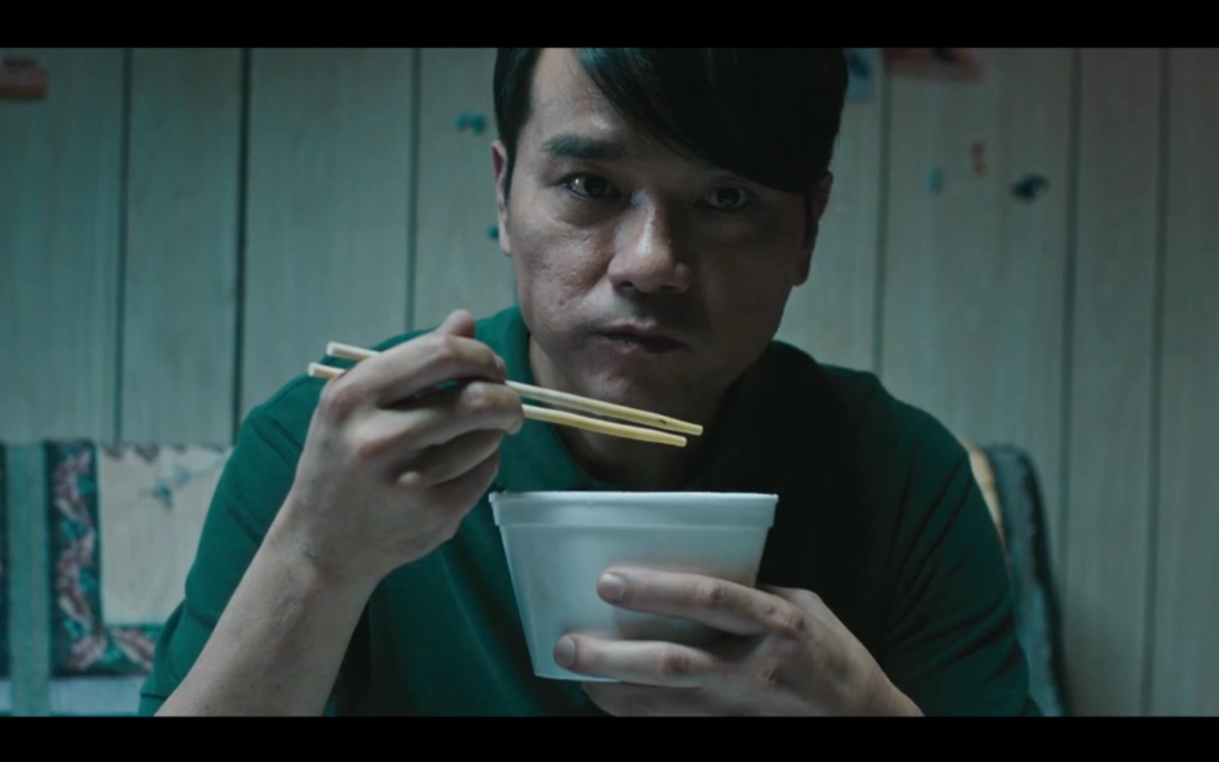 东莞仔三十年终成影帝满眼都是戏太狠了