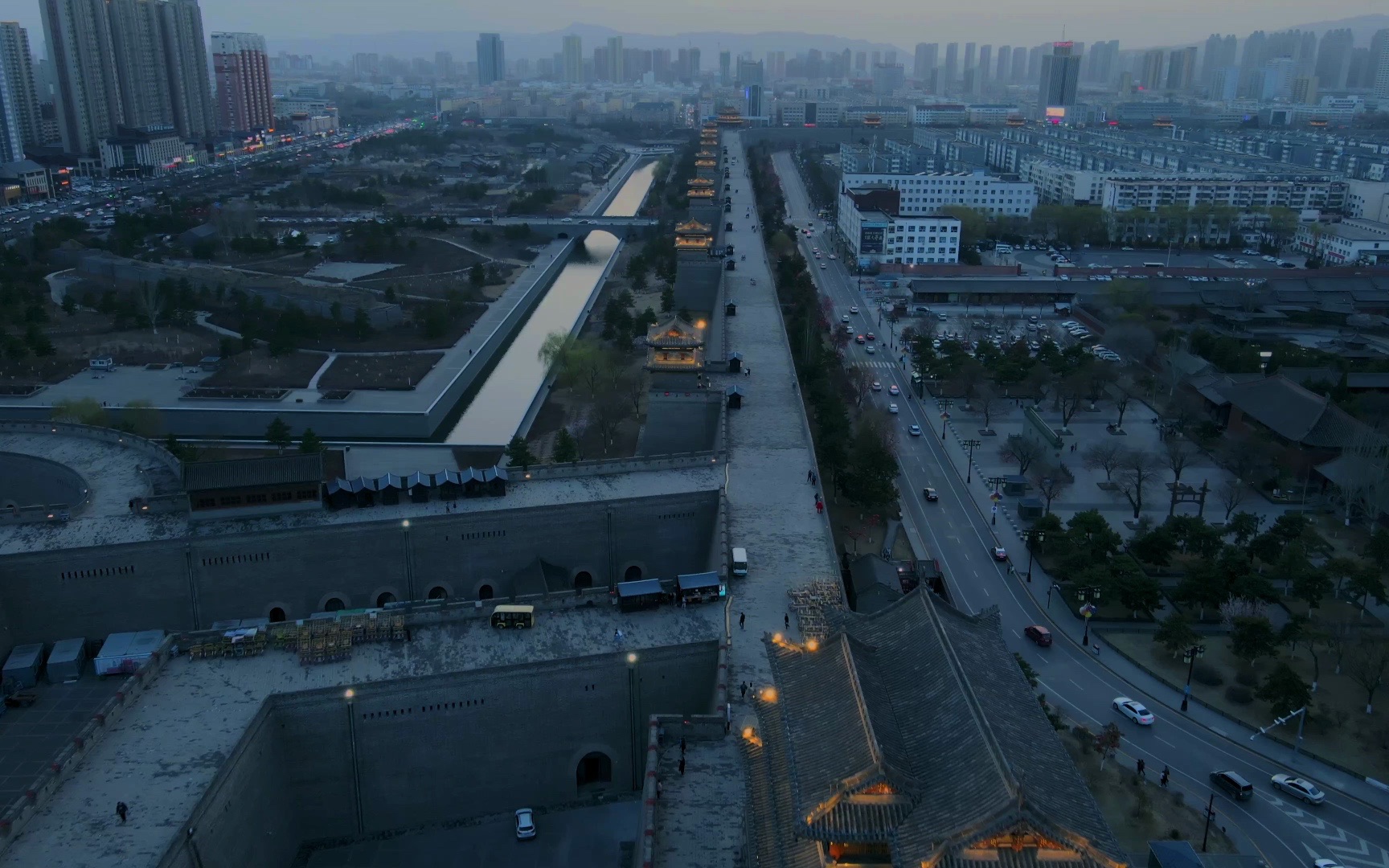 你眼中的大同市怎样的一座城,是煤而闻名的工业城市,还是武州山下云冈大佛而名的历史名城,还是古城墙雄伟壮阔的北魏都城.哔哩哔哩bilibili