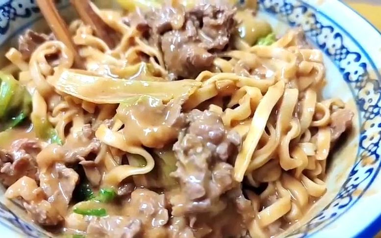 美味潮州19,牛肉灌面沙茶花生酱是捞面好吃的灵魂