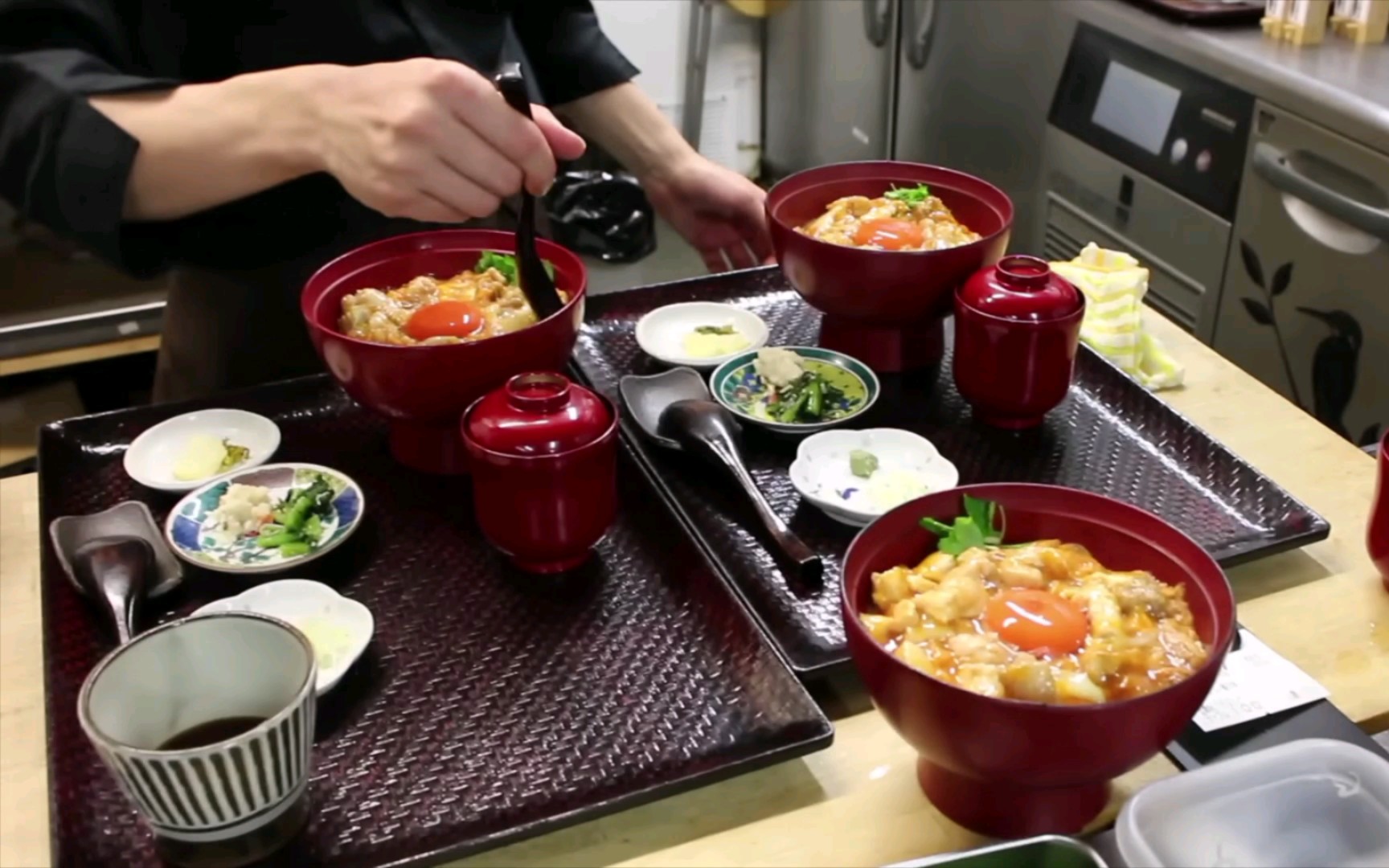 经典亲子丼食谱~滑嫩口感的秘诀在这儿?!哔哩哔哩bilibili