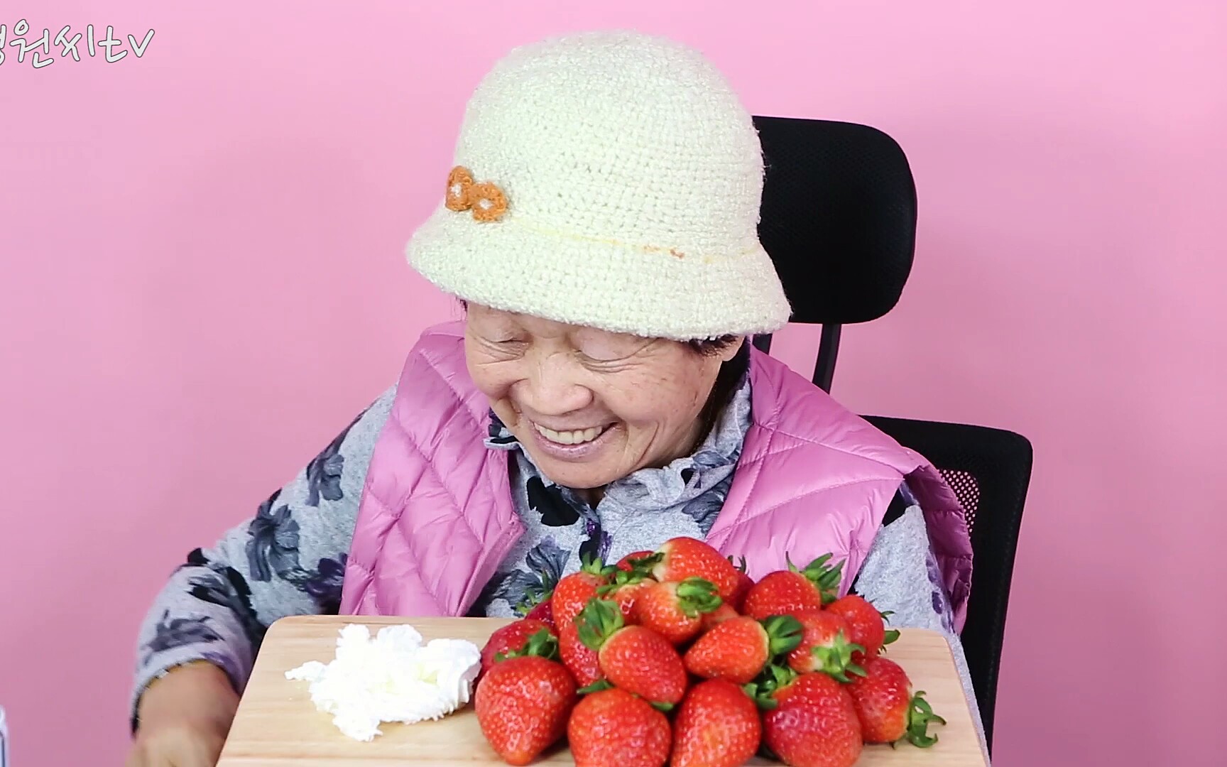 韩国老奶奶吃播—草莓