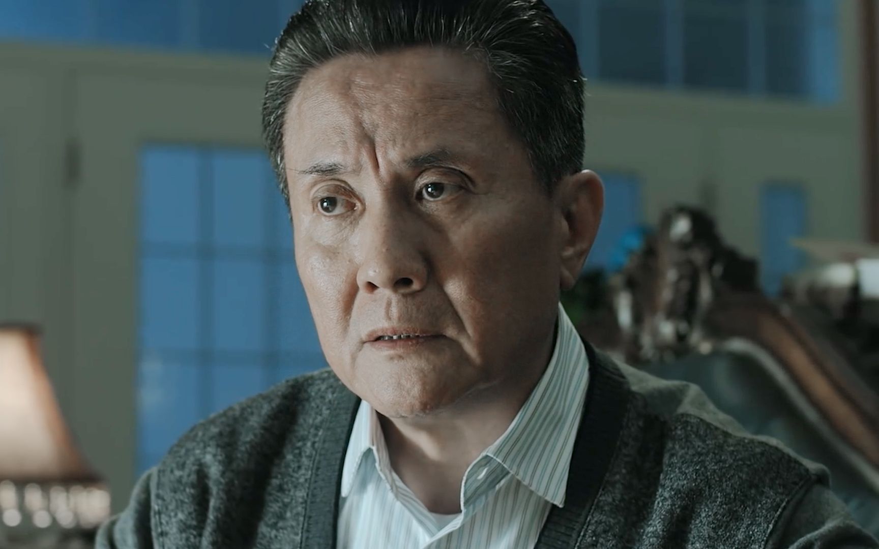 后来才知道,他演的已经很收敛了,温文尔雅高育良,脾气暴躁小阁佬