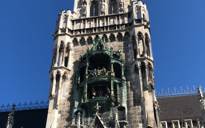 慕尼黑玛丽亚广场的钟楼报时