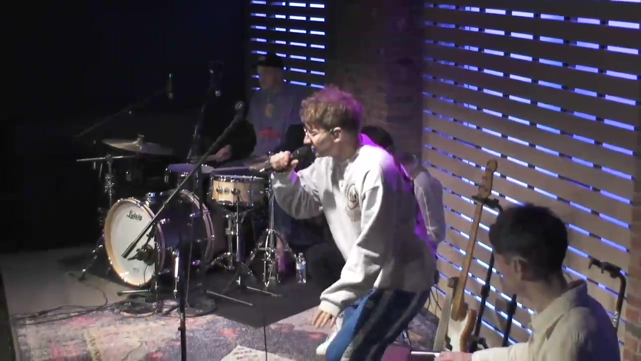 [图]【Glass Animals】Your Love + Life Itself + Gooey （Stripped）（live in #TheLounge!）