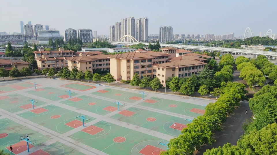 航拍湖州交通技师学院