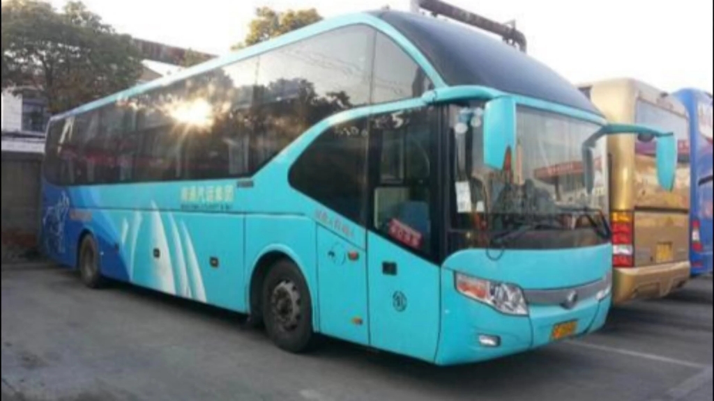 慈溪到新化客车,长途大巴班车到达终点站后,旅客应在车停稳后,带齐