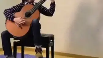 12岁那年苦练古典的Marcin，到如今也是能劈里啪啦甩头弹琴啦！👶🎸