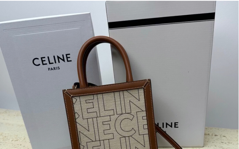 celine赛琳新品cabas triomphe字母logo通体印花织物饰mini号竖款手袋