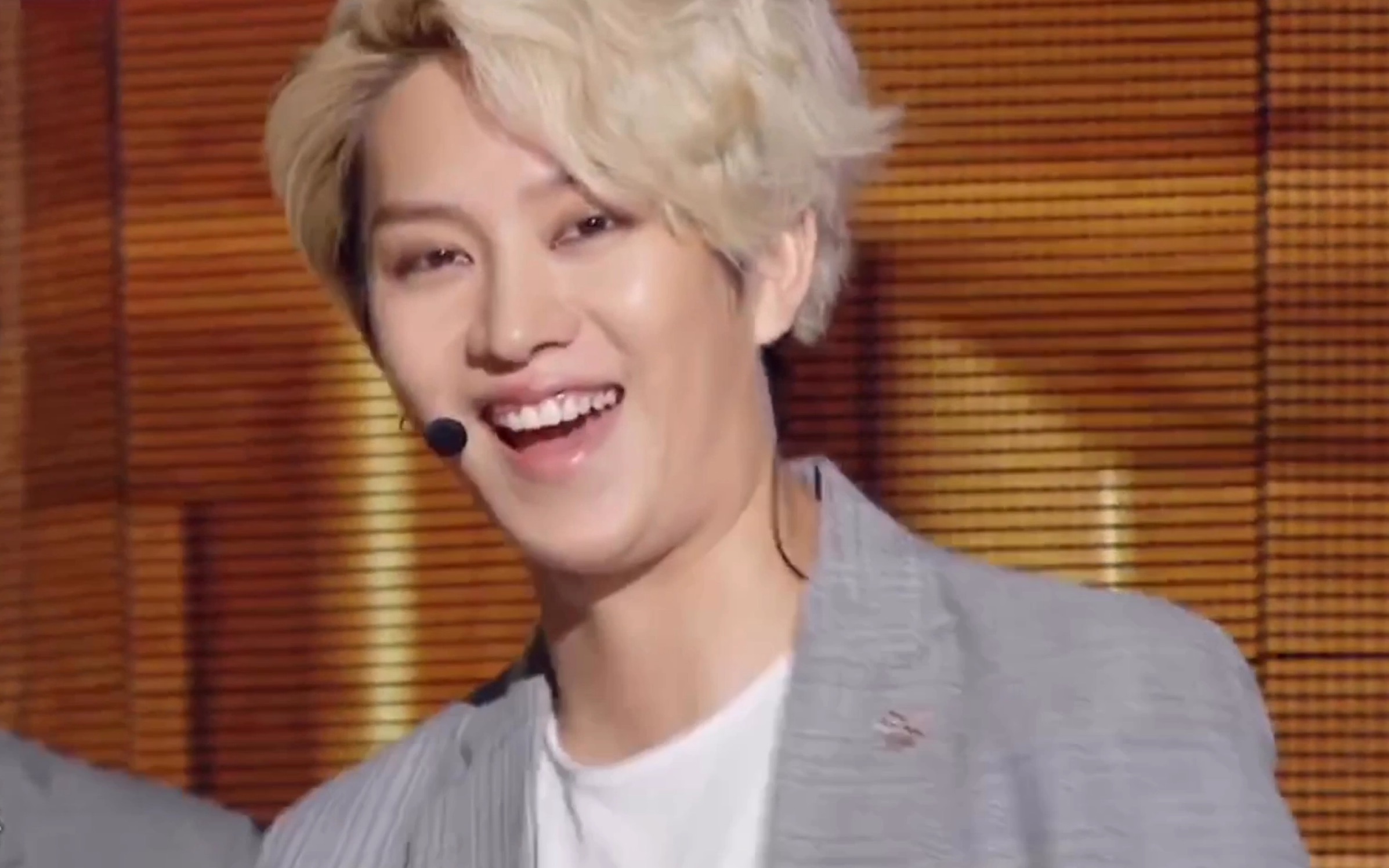 【金希澈】【devil】solo部分cut_哔哩哔哩 (゜-゜)つロ 干杯~-bili