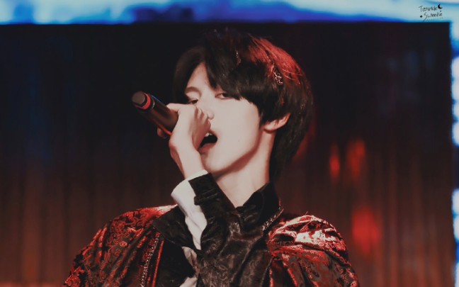 tf家族三代朱志鑫05后初中生翻唱庆功酒超a现场