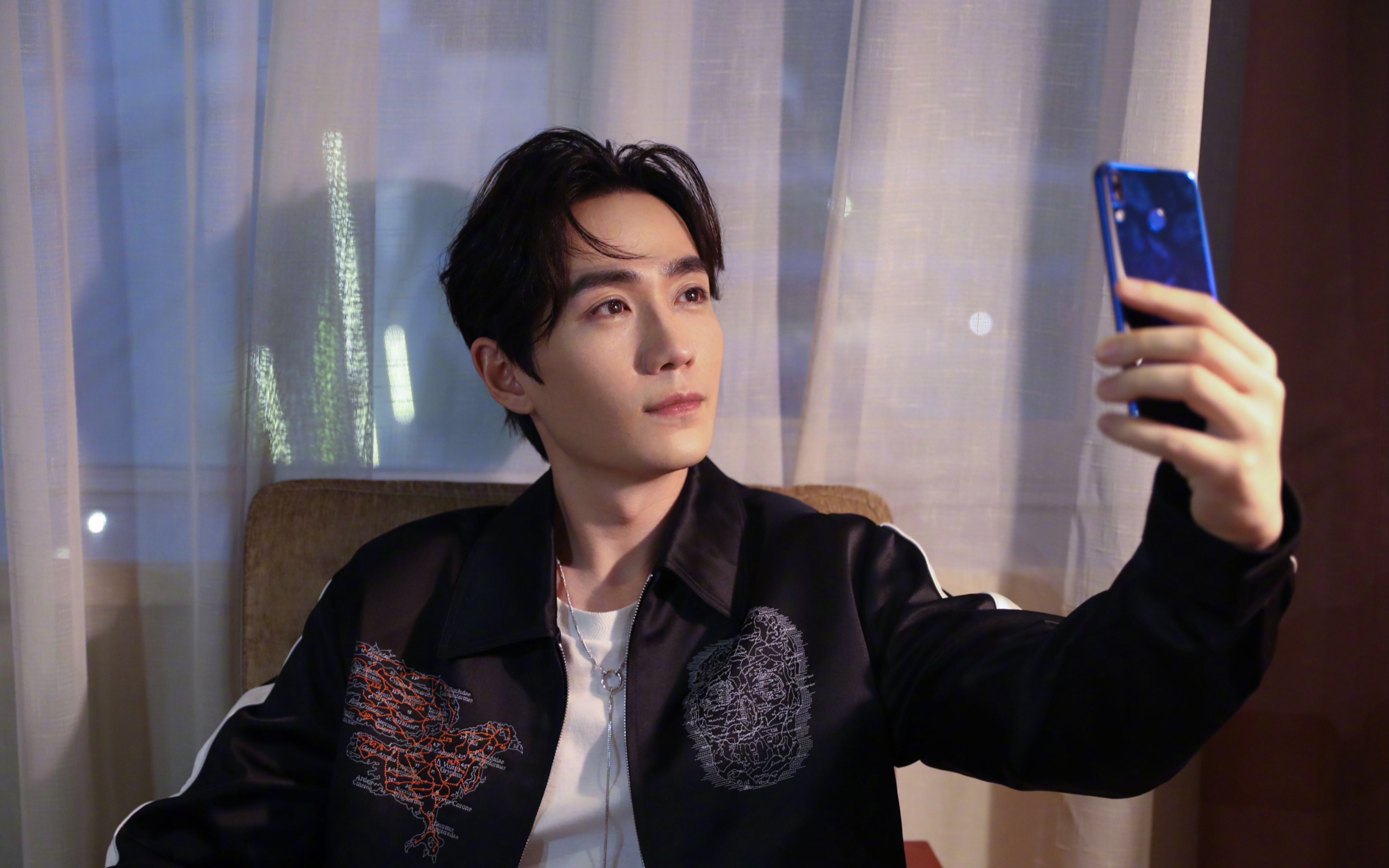 朱一龙[超话]# 你是一种绝对 @朱一龙 [.