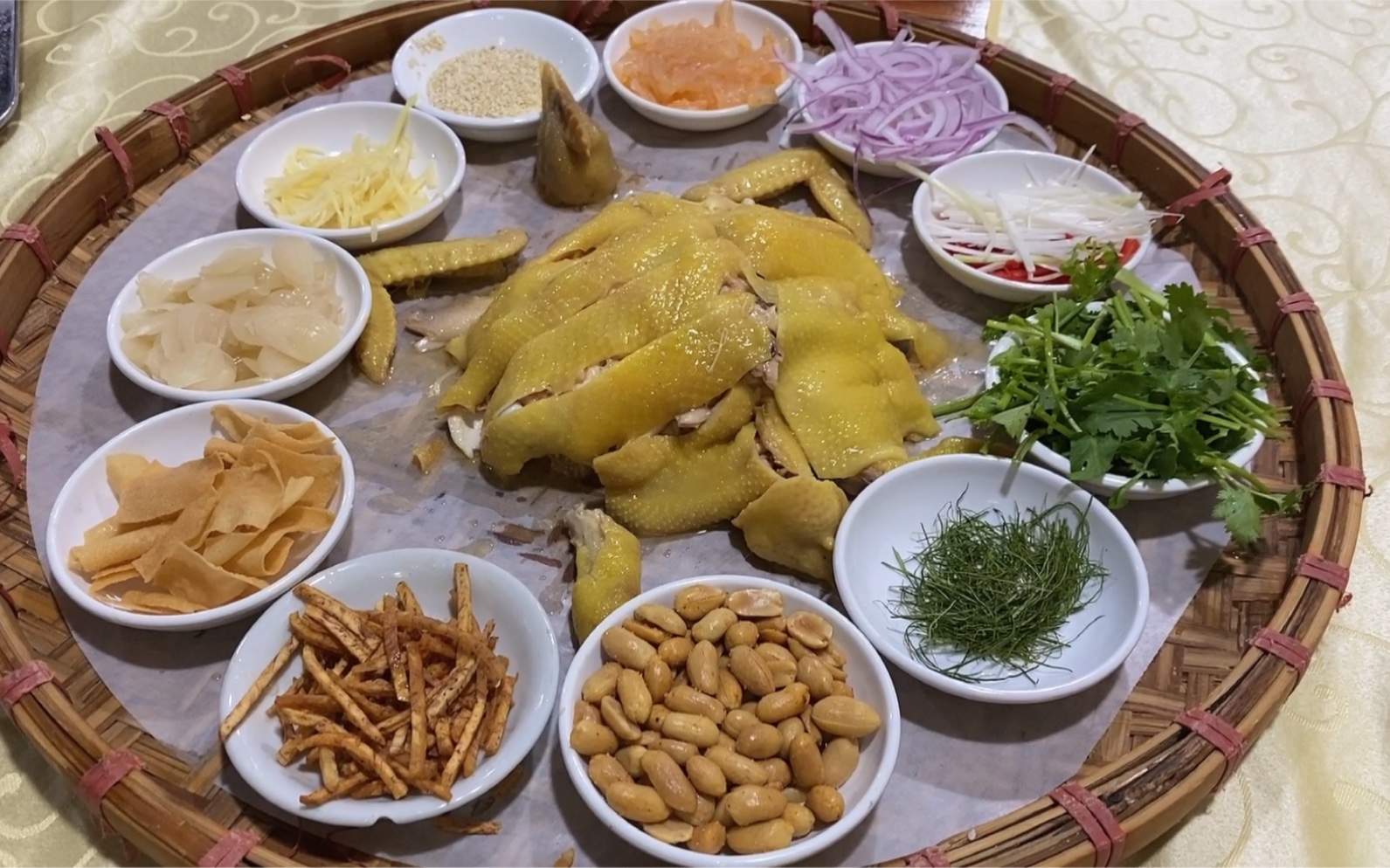 广东顺德特色捞鸡,鱼生,猪蹄,粤菜价格不低,吃完才觉得真值!