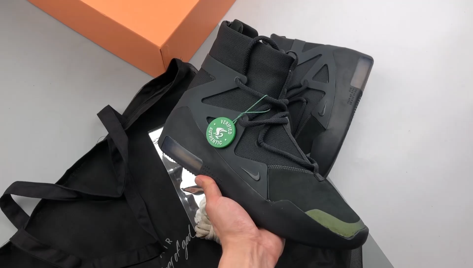 19年鞋王_哔哩哔哩 (゜-゜)つロ 干杯~-bilibili