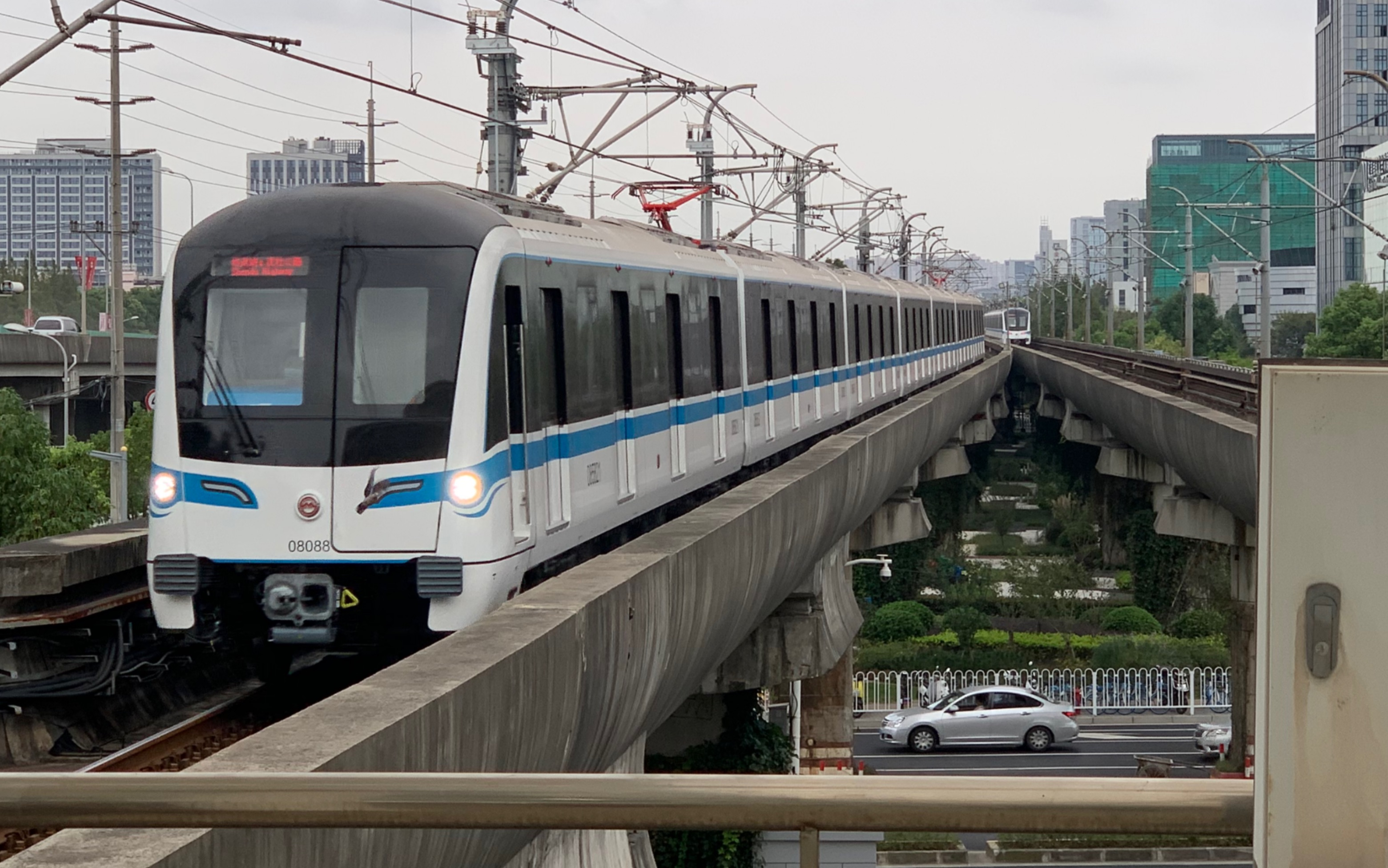 上海轨道交通8号线图片