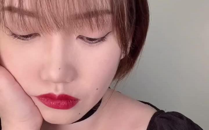 圆脸圆五官也能厌世 小松菜奈风红唇厌世妆 仿妆不仿人