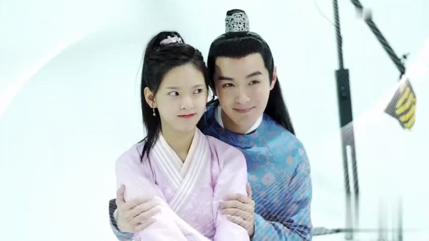 师爷请自重章若楠和张昊唯拍海报两人配合超默契简直太配了