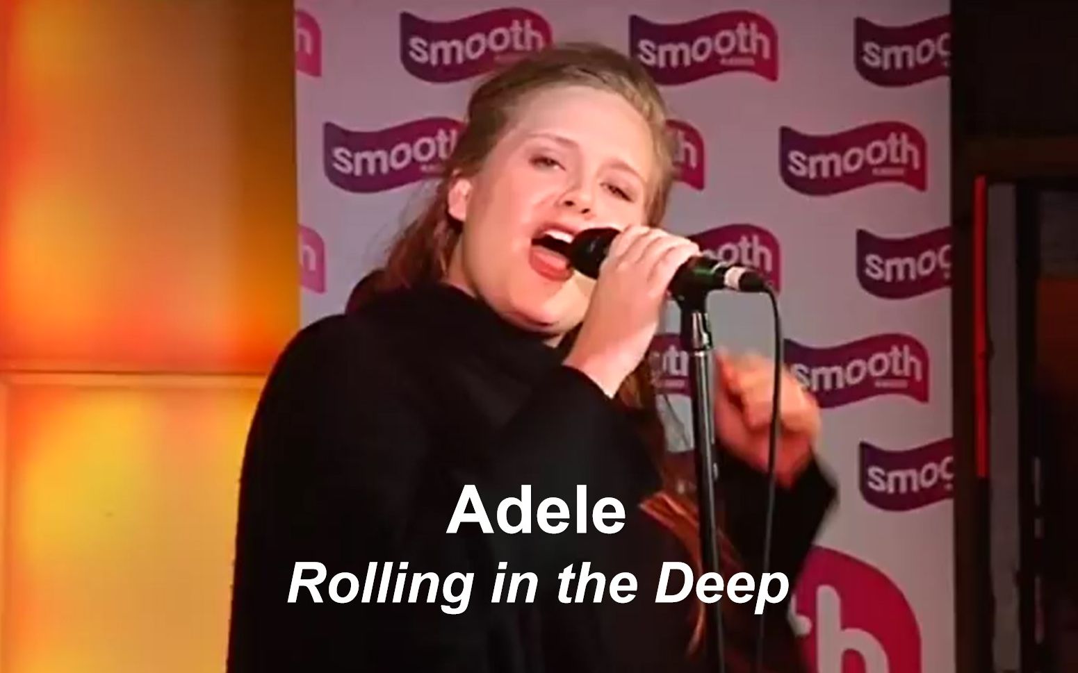 [图]【即将全球大火的阿黛尔】Adele - Rolling in The Deep ((Live 2011.01.05 Smooth Radio)