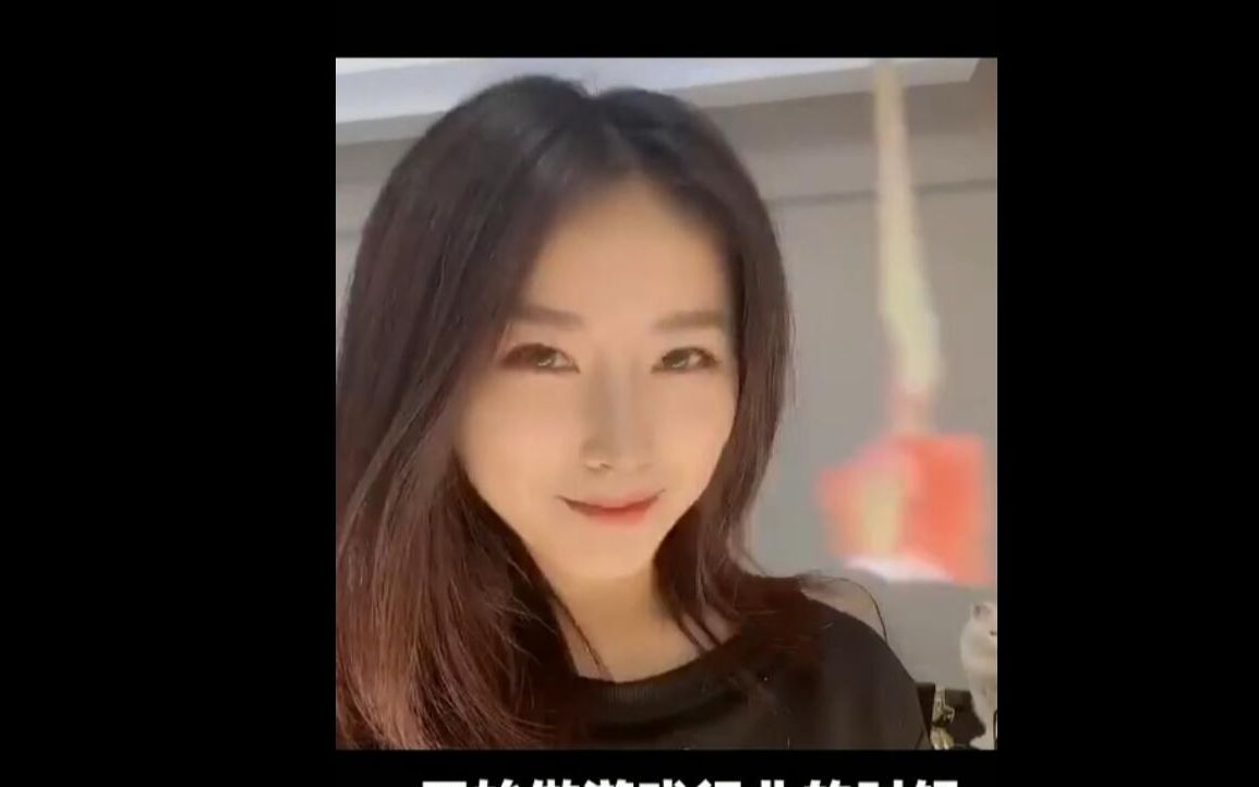 小智有事未播,赵亚龙代为直播,鹤鹤作为无知少女实力出镜,弹幕纷纷让