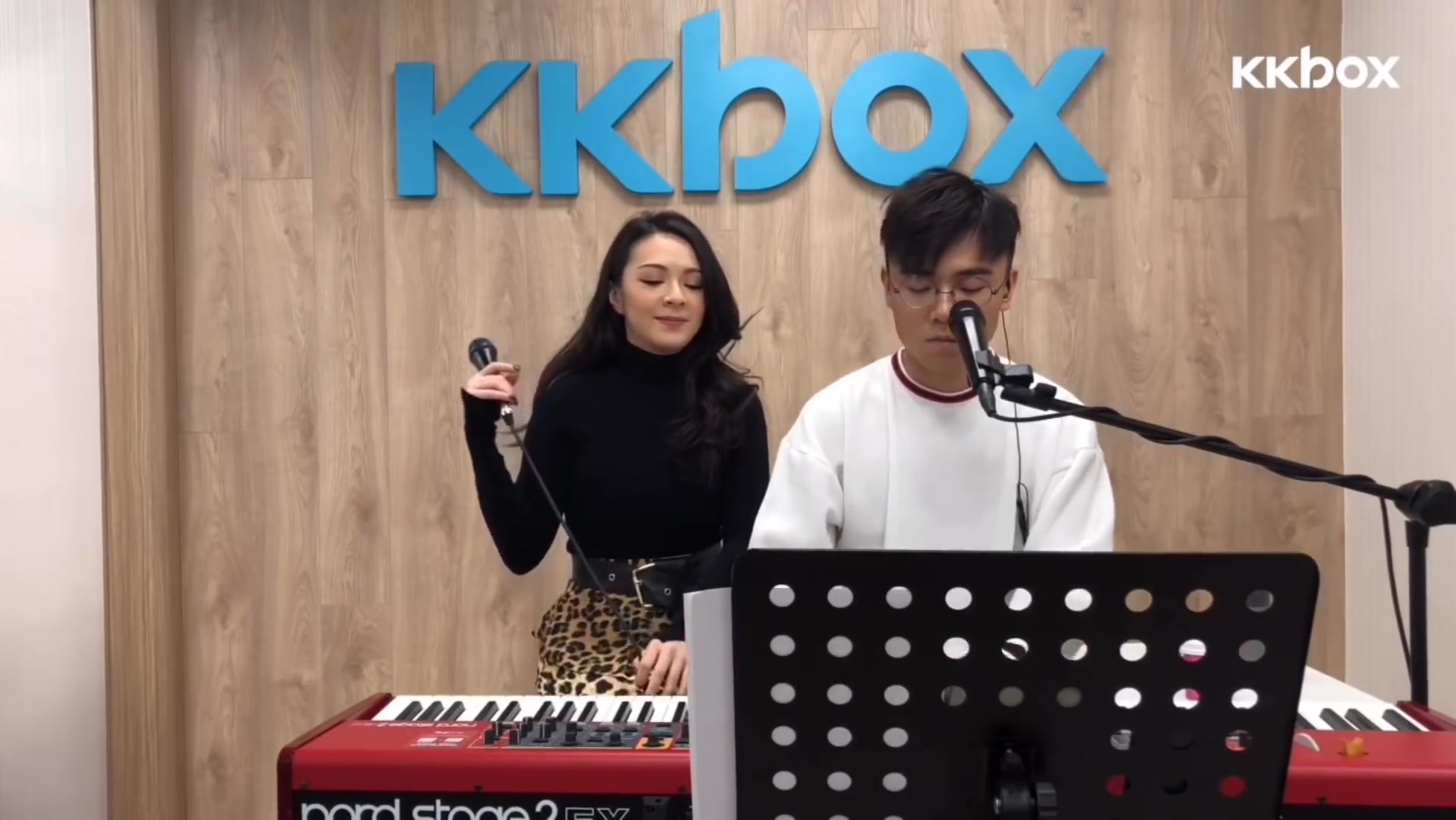 [图]林家謙 Terence Lam、JW 王灝兒 《心之科學》(Live) @KKBOX Live Session