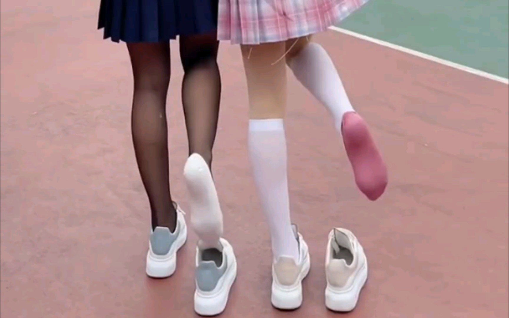 为什么穿两双袜子?_哔哩哔哩_bilibili