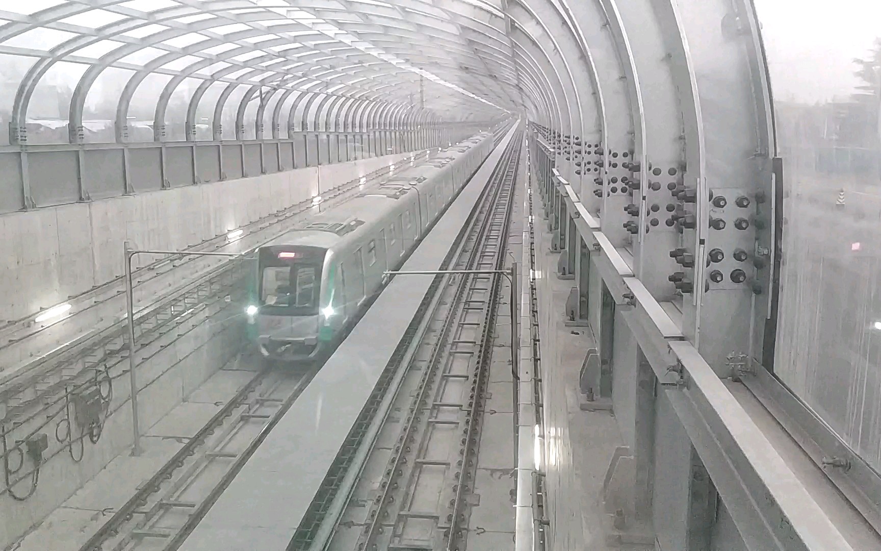 北京地铁8通线图片