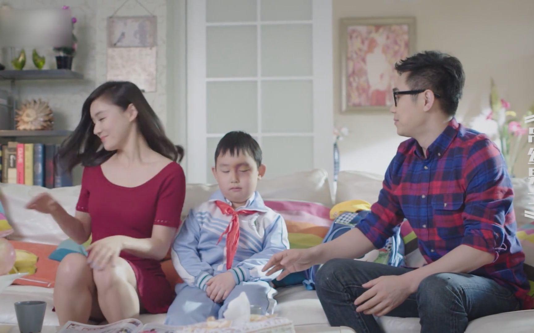 影视爆笑家访场面,袁老师第32次来大鹏家家访,孩子为家付出太多