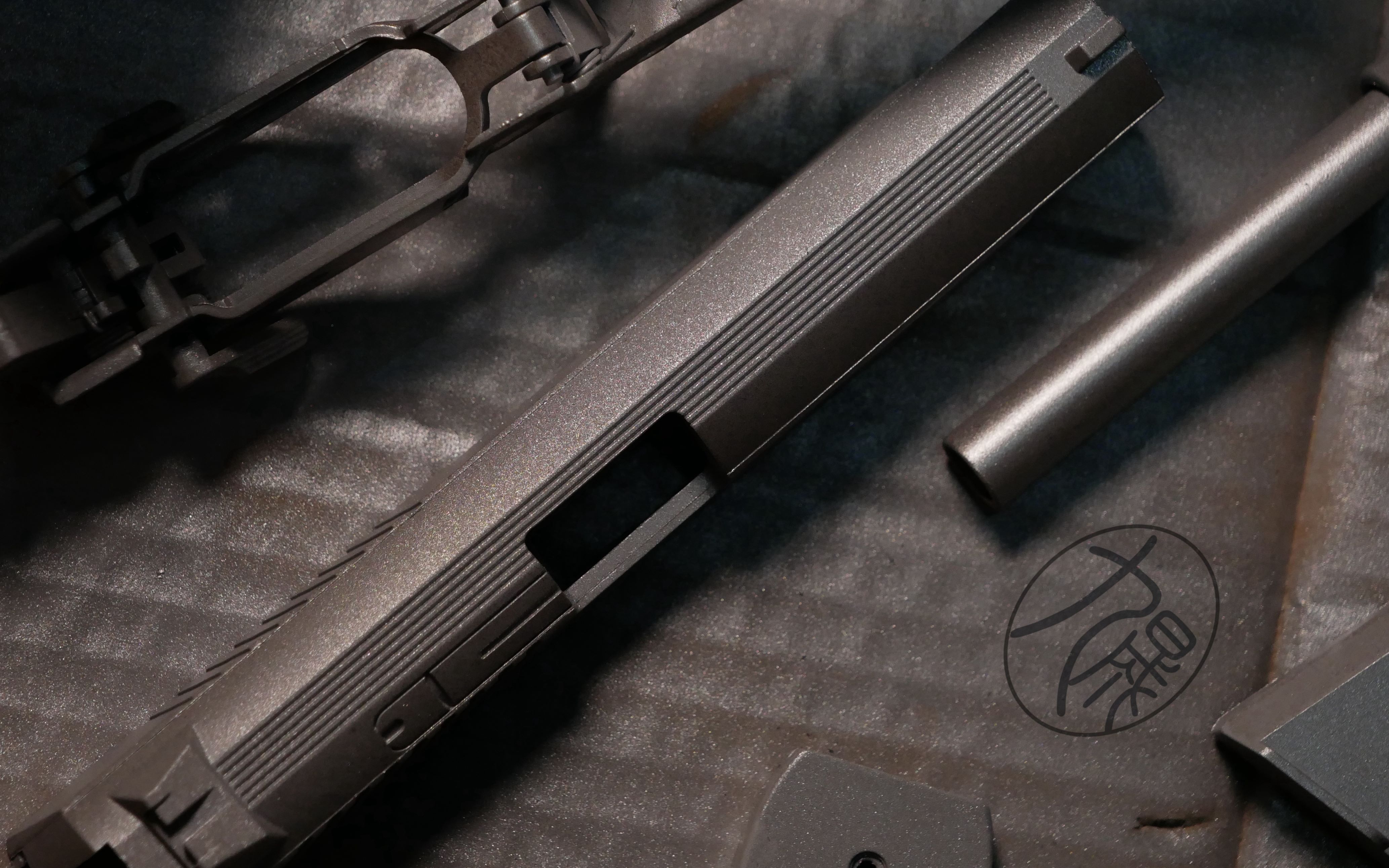 第一,二,三代国产92式手枪训练教具简介及蓝星打磨喷漆改色过程