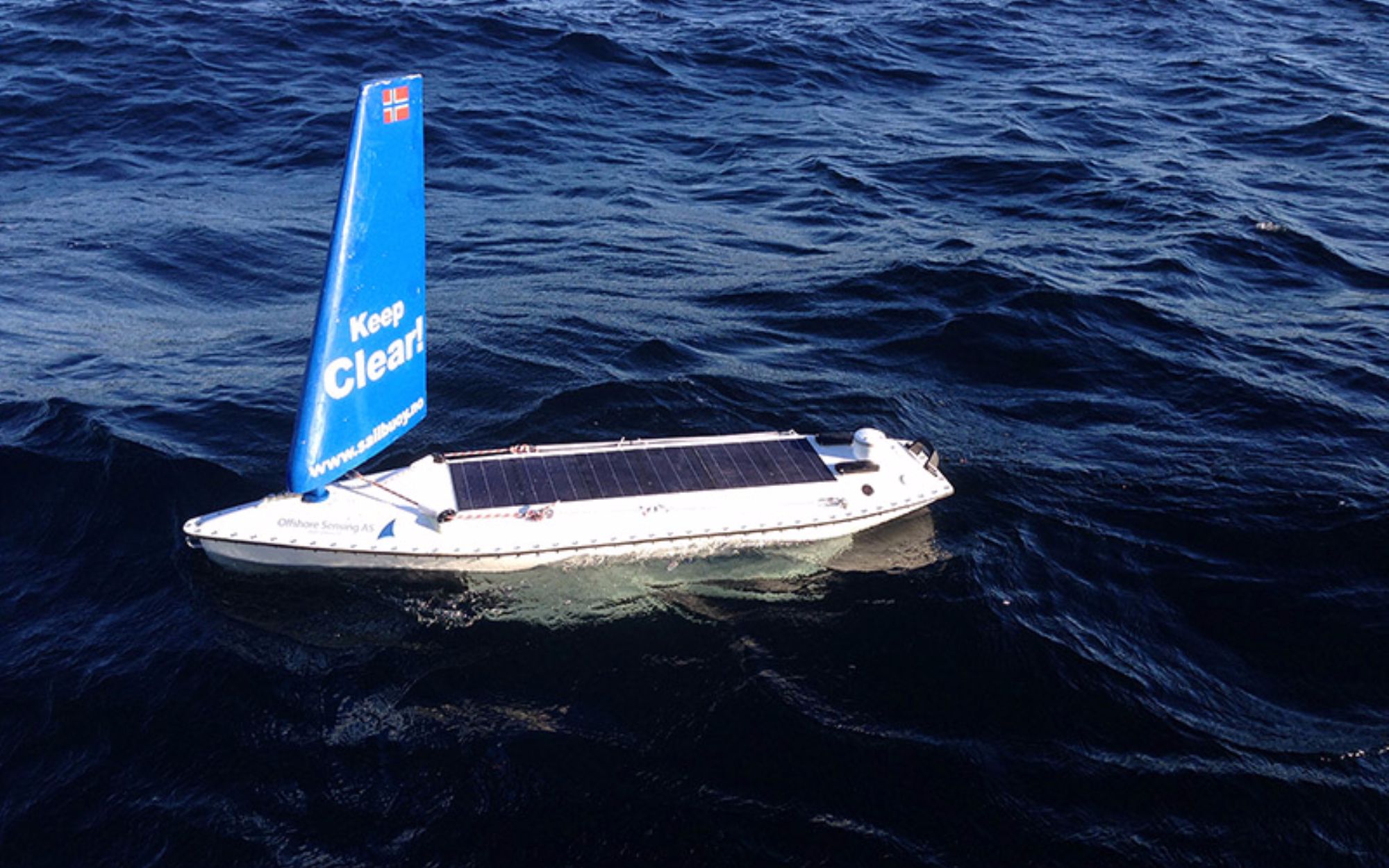 无人驾驶帆船首次跨越大西洋,抗11级大风,太阳能充电,续航一年_哔哩