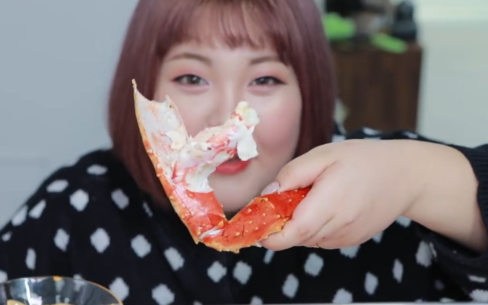 韩国吃播胖胖哒秀彬今天的发色很漂亮哦up很喜欢吃