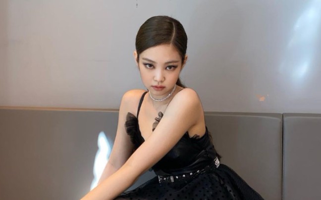 jennie黑天鹅lovesickgirl直拍