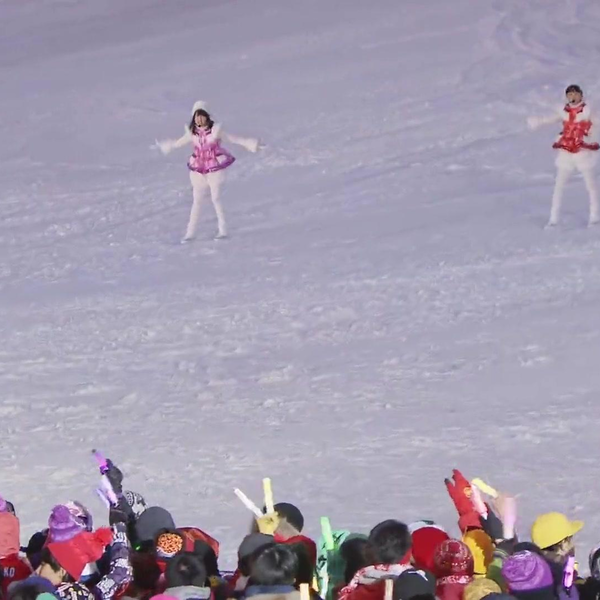 ももいろクローバーZ/ももいろクリスマス2015～Beautiful Surv… Amazon.co.jp: ももいろクリスマス2015 ~Beautiful Survivors