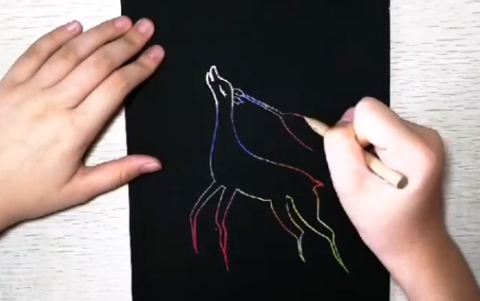 活动作品刮画九色鹿