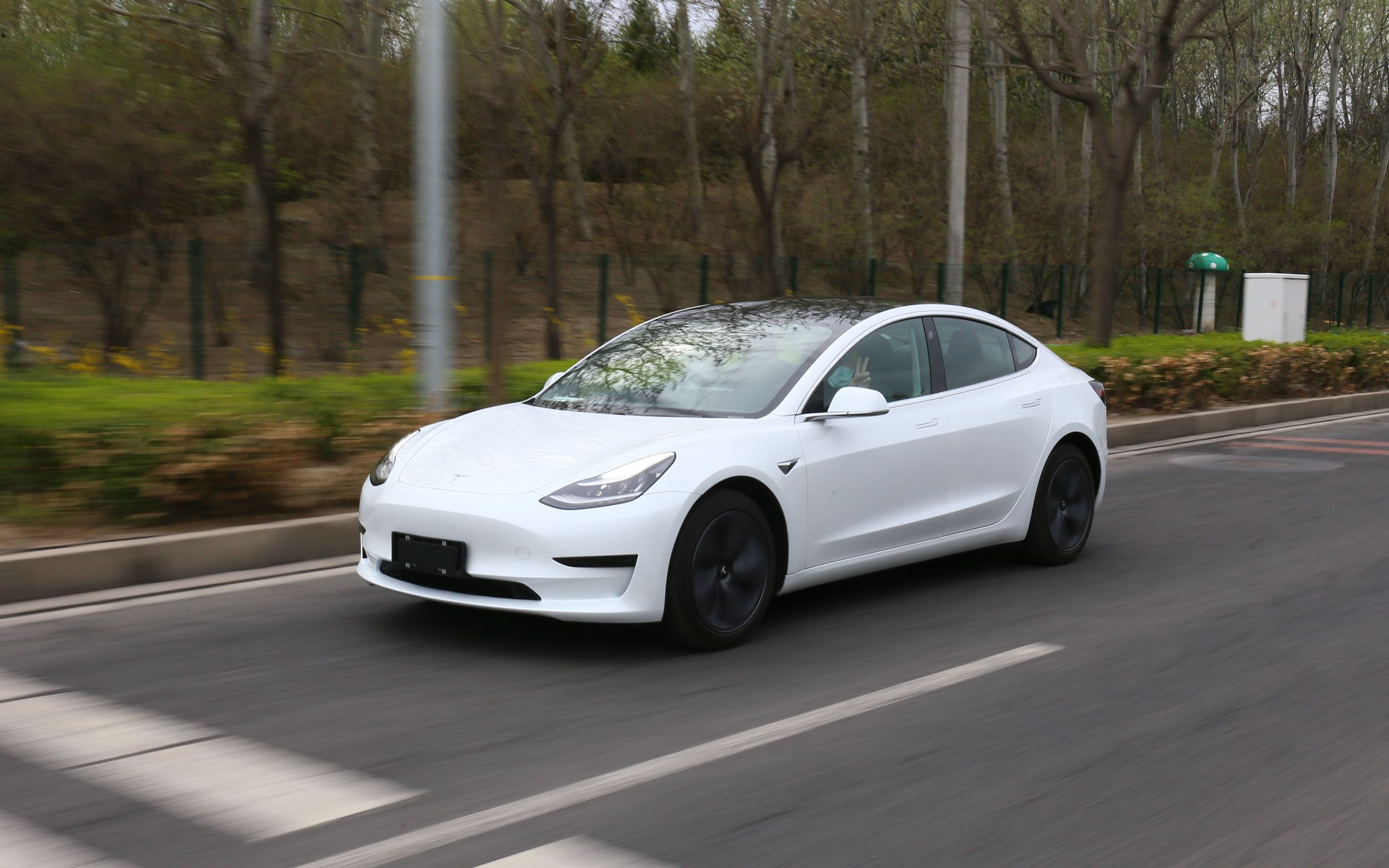 三十万,后驱,零百5.6秒 国产版特斯拉model 3你值得拥有