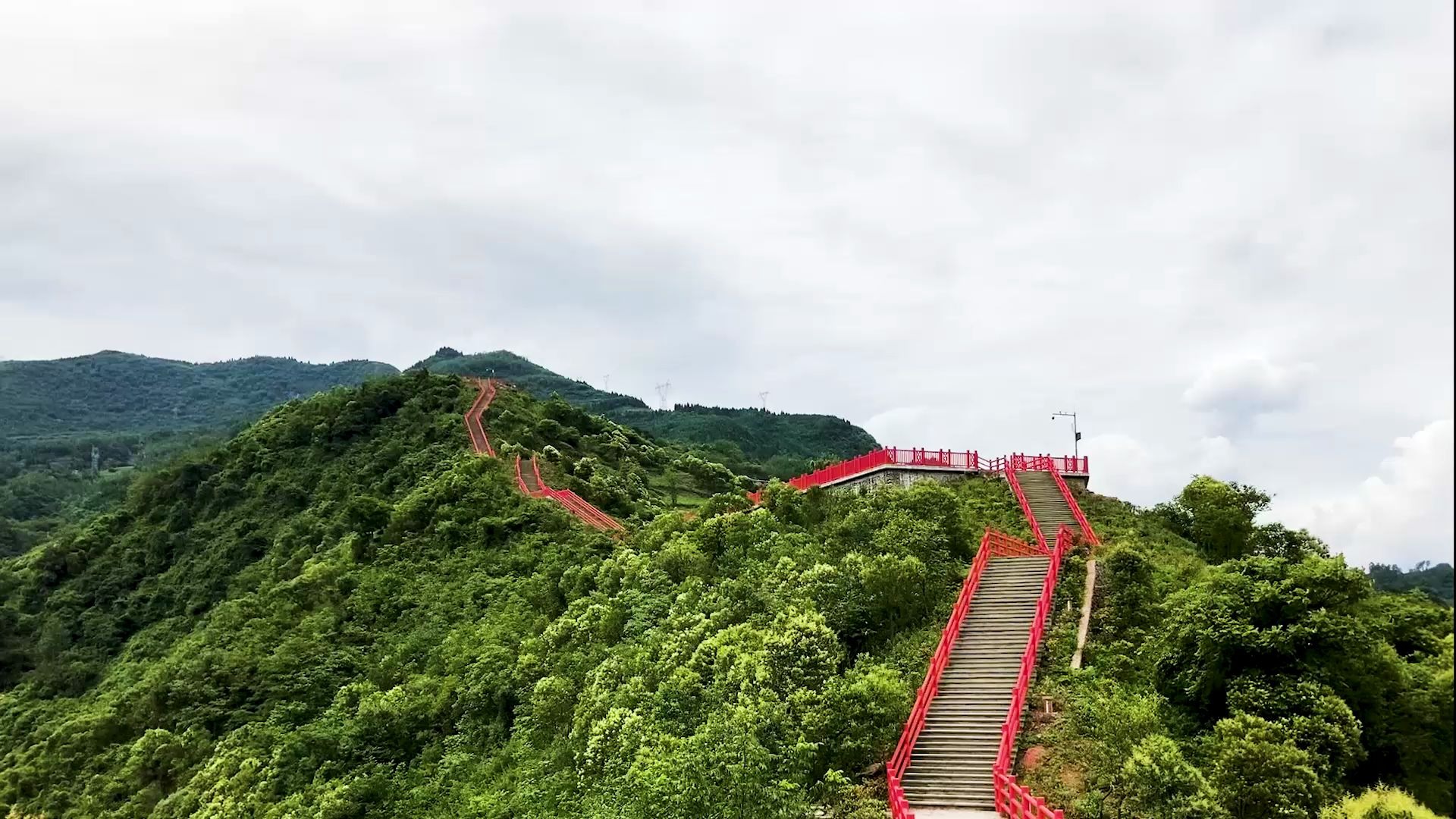 峨边背峰山图片