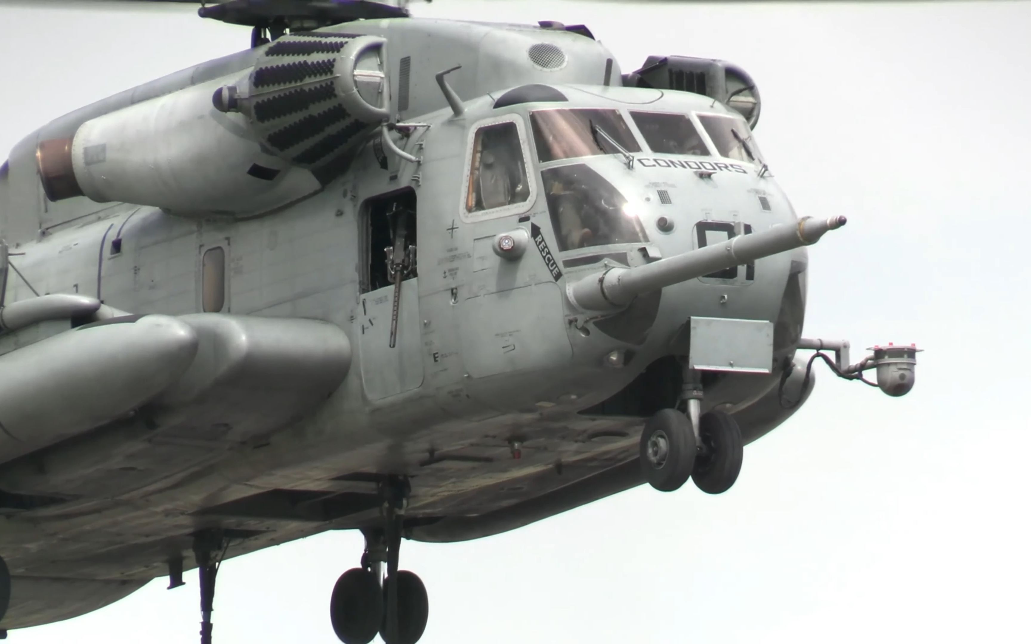 ch-53e超级种马起飞降落重载训练展示强大运力! ! !