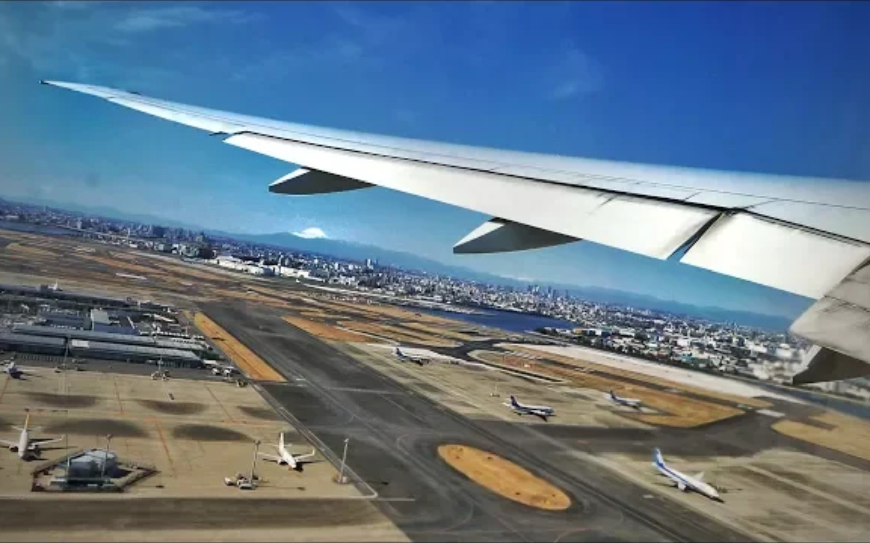 奇妙的空中之旅丨乘坐英国航空波音777从日本东京羽田机场起飞(Tokyo Haneda Airport)哔哩哔哩bilibili