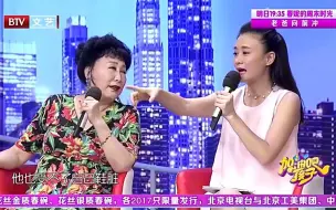 Télécharger la video: 小男孩特别爱干净，因为有一点洁癖，垫着纸才愿入座