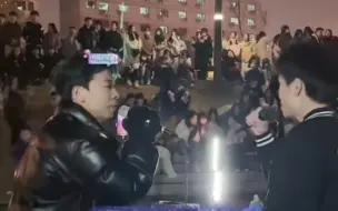 Tải video: 绿毛谷2023跨年夜街唱《不能说的秘密》高能！