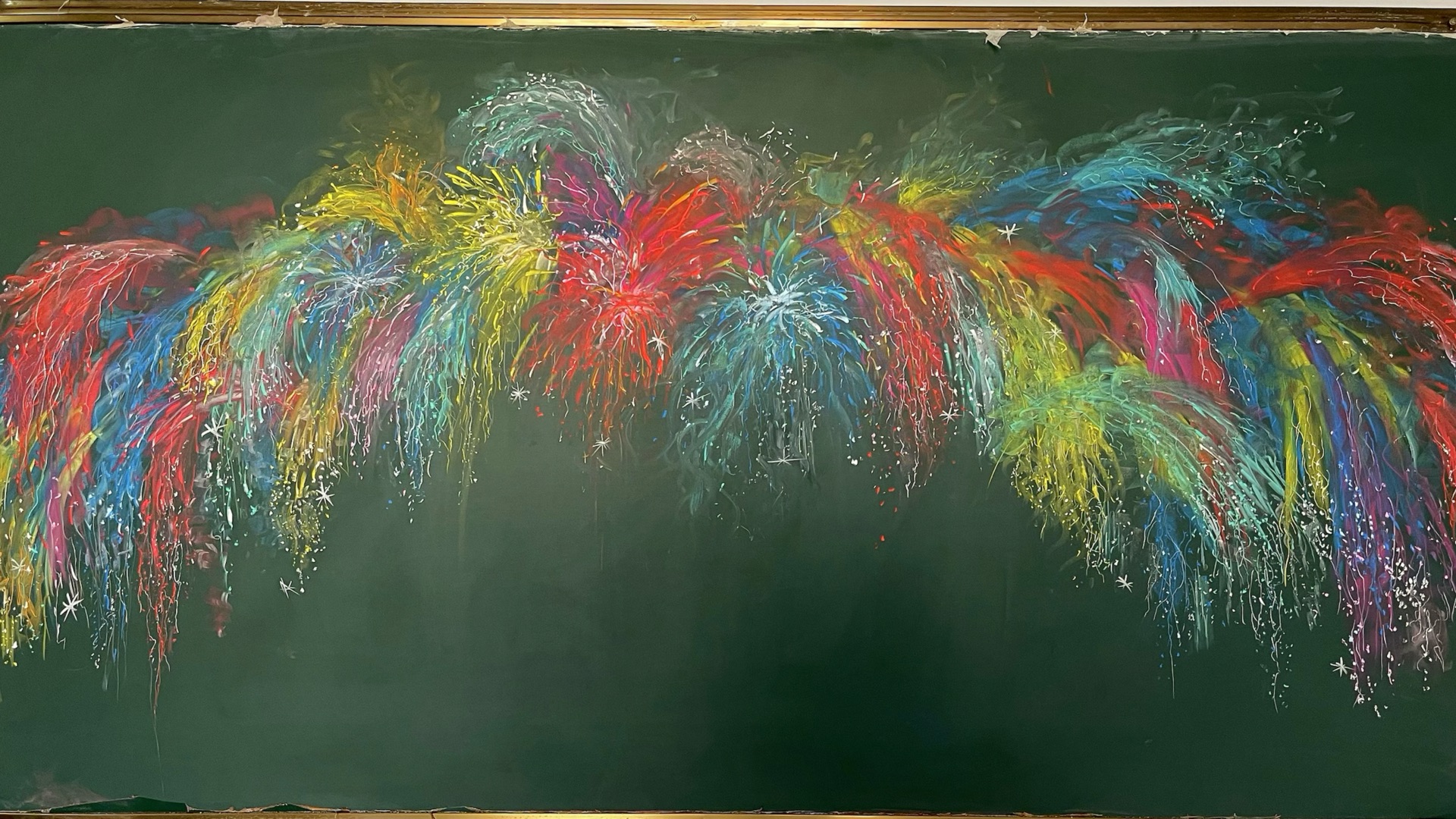 在黑板上绽放的烟花