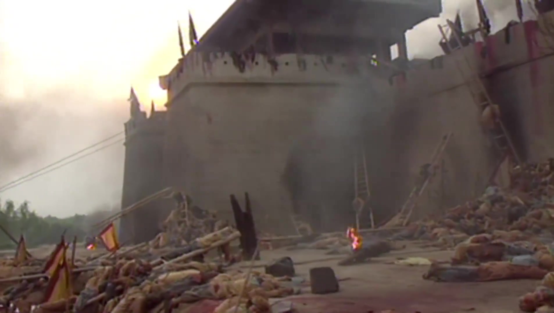 三国演义:魏延带兵攻城,没曾想魏军竟用热油抵御,场面惨不忍睹