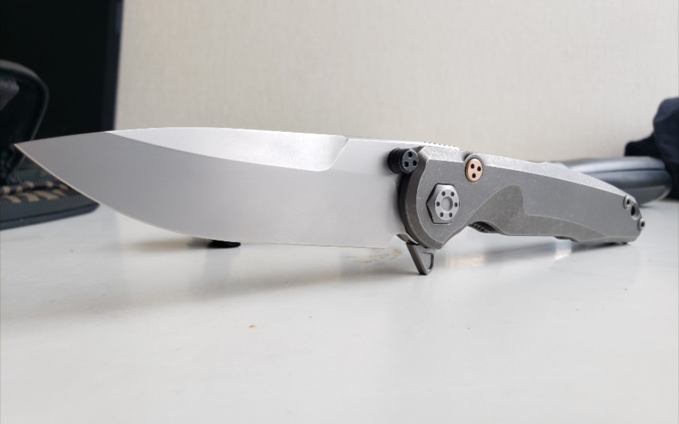 【名字简评】第九区原创新折刀,突袭,颜值与手感并存,性价比与厚粗重