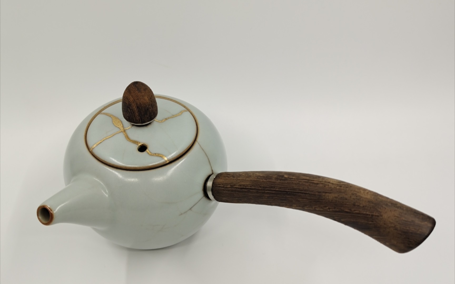 活动  金缮工艺修复的汝窑瓷壶