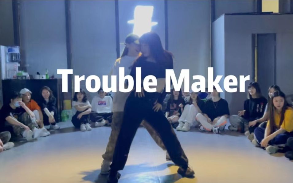 [图]【Anan】《Trouble Maker》 泫雅草马组合 经典双人舞 | JSAN编舞