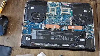 客户要求笔记本清灰换导热硅脂，外星人笔记本清灰，拆机教程技巧