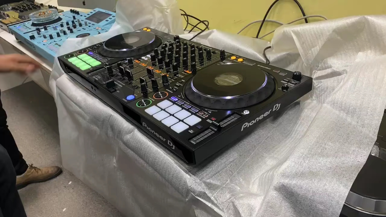 购买新器材啦全新ddj1000