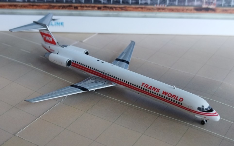 gj新品 環球航空md-83飛機模型開箱