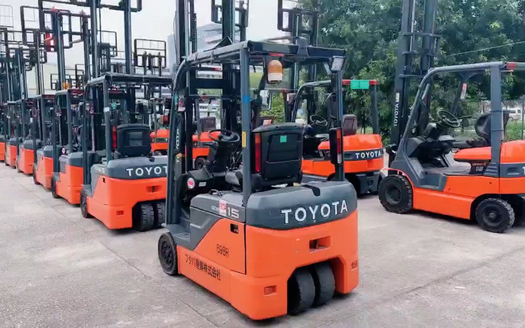 第8代丰田8fbe1.5吨三支点二手电动叉车转让