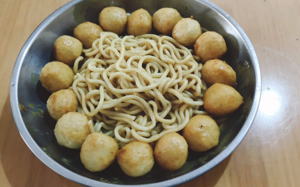 咖喱鱼蛋拌车仔面