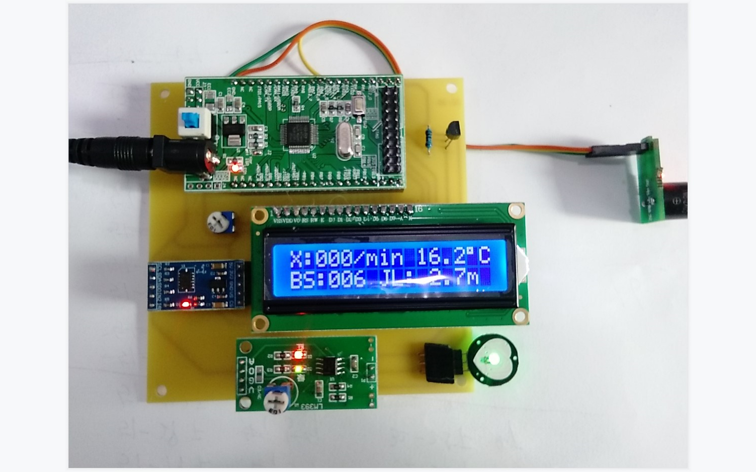 基於stm32單片機的智能手環脈搏心率計步器體溫顯示設計心率過高報警