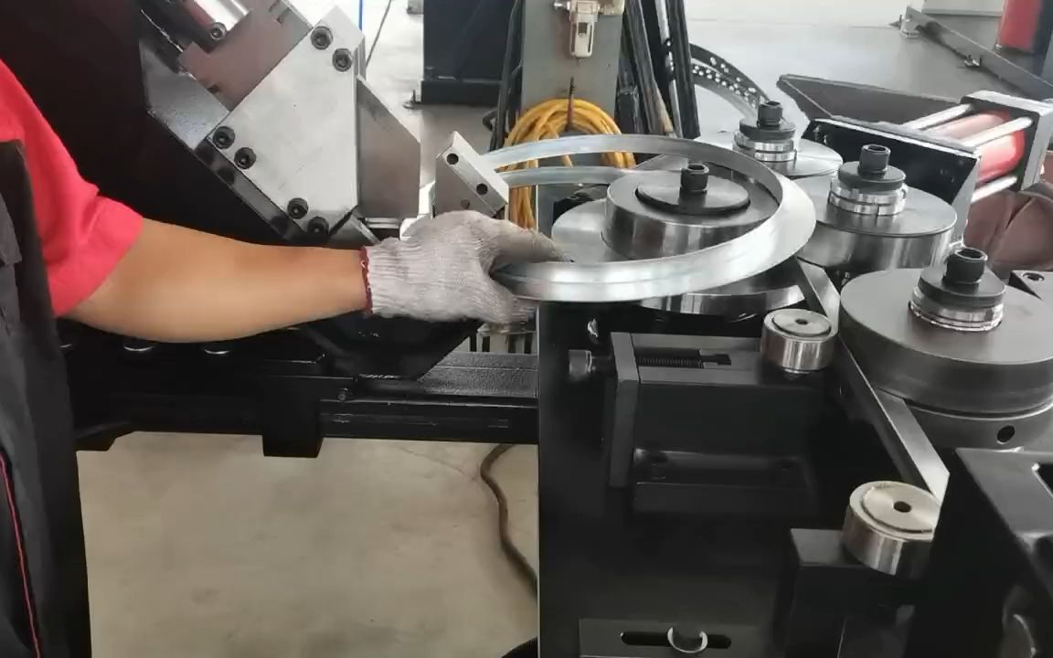 永丰数控法兰成型机 圆法兰冲孔机 金属成型机 全自动通风管道圆法兰